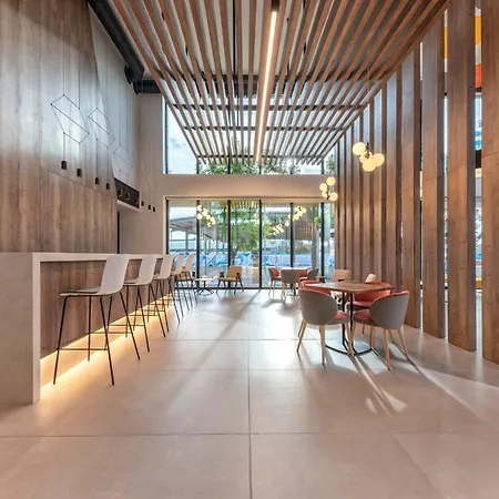 Universa Сан-Висенте-дель-Распеч